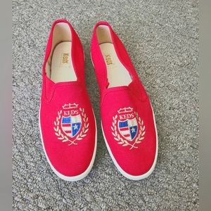 Keds 7.5M Red Vintage Slip-on sneakers with Embroidered Nautical Crest